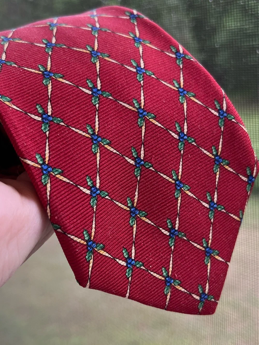 Lands’ End 100% Silk Tie HandSewn in USA Red/Burgundy Blue Berries